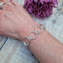 Load image into Gallery viewer, Sterling Silver Circle Link Bracelet