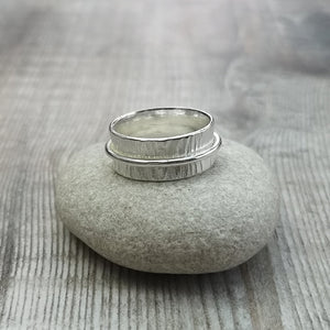 Sterling Silver Textured Ring with Smooth Spinner - SECONDS - UK Size R