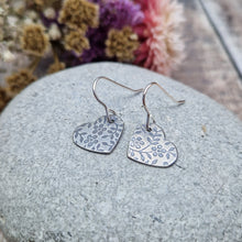Load image into Gallery viewer, Sterling Silver Floral Pattern Heart Earrings