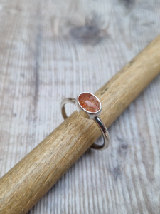 Sterling Silver and Sunstone Gemstone Ring - UK Size R