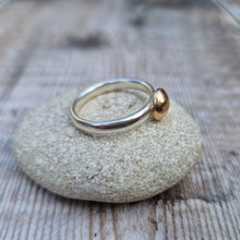 Load image into Gallery viewer, Sterling Silver and Gold Pebble Ring